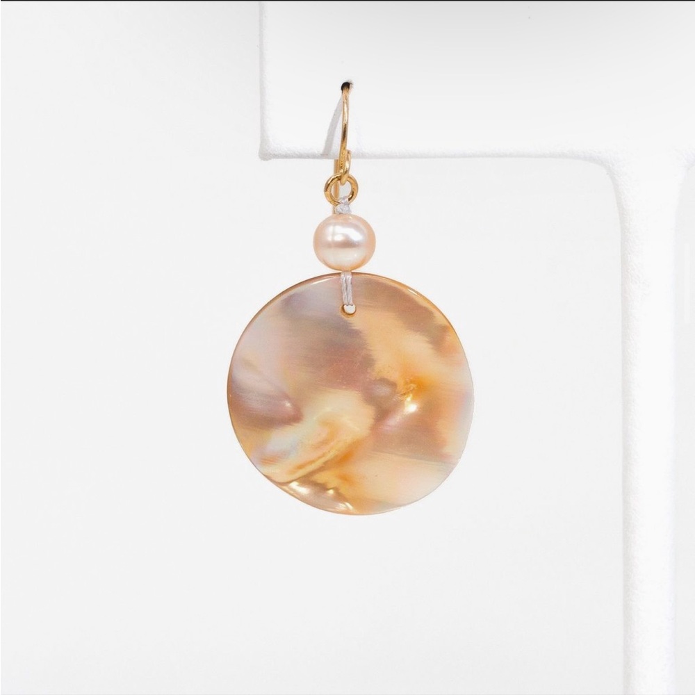 Solid 14k Gold Mother of Pearl Earrings perfect for summer!  Sea - Picture 2 of 5